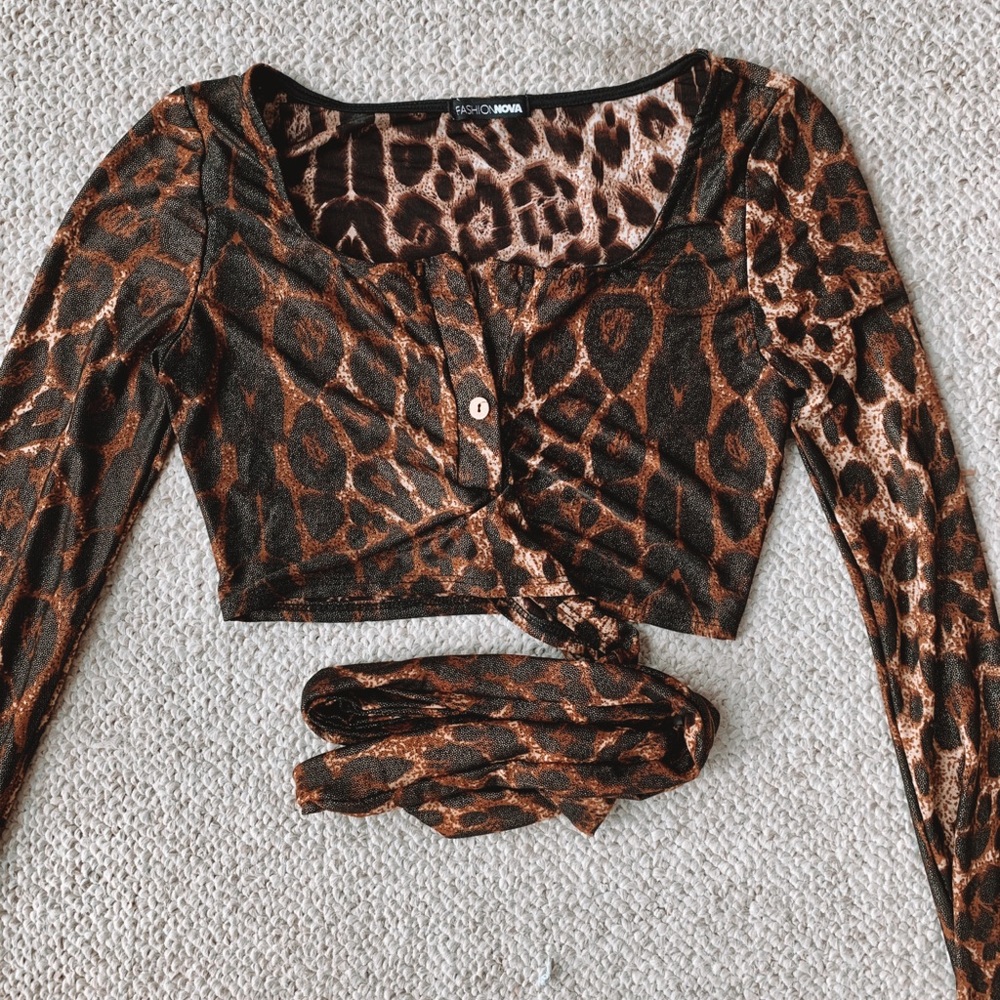 Leopard print tie front top